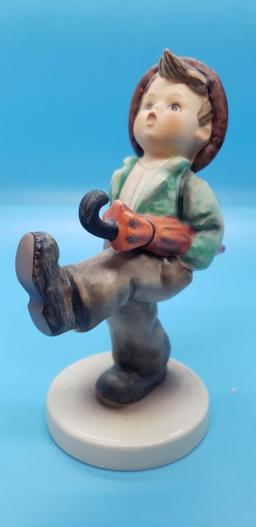 Hummel ""Globe Trotter" Figurine, Hum 79