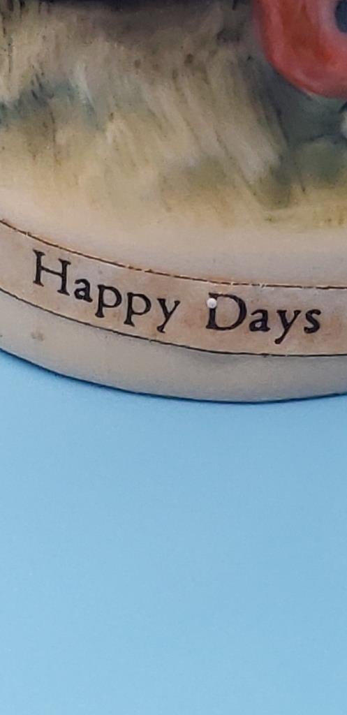 Hummel "Happy Days" Figurine, Hum 150 2/0