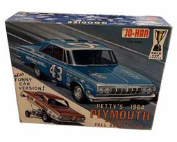 Jo-Han 1/25 Scale Model Kit Petty’s 1964 P