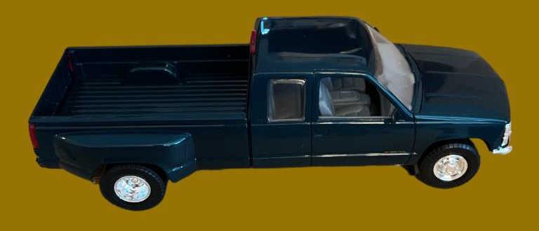 1997 Chevrolet C-3500 Pickup Emerald Green Ertl