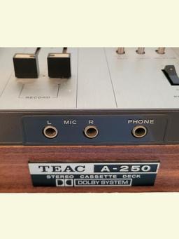 TEAC A-250 Stereo Cassette Deck Dolby System