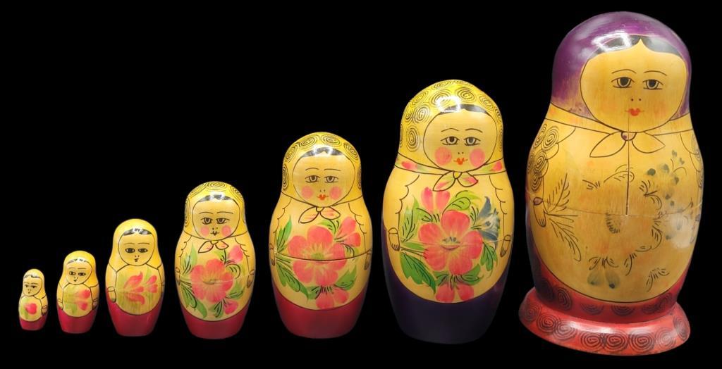 (2) Russian Nesting Dolls