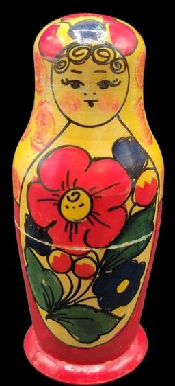(2) Russian Nesting Dolls