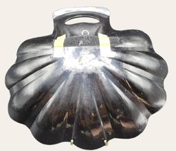 Black Lacquer Shell-Shaped Dish