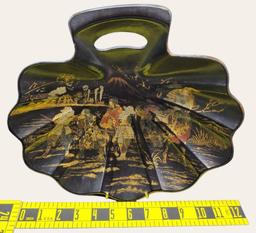 Black Lacquer Shell-Shaped Dish