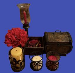Assorted Decorative Accessories: Floral