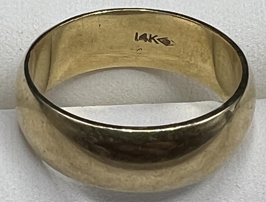 14K Yellow Gold Men’s Wedding Band, Size 9.5, 7.5 g