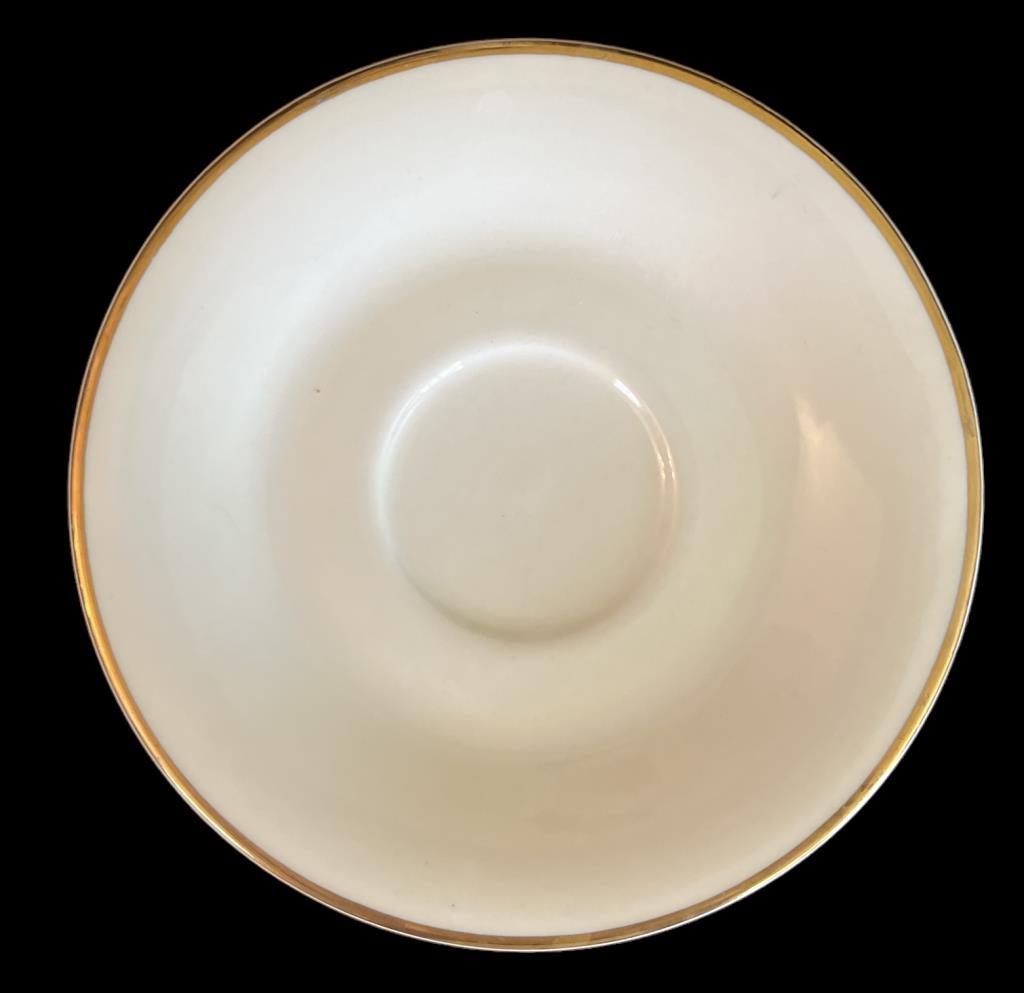 Gibson China: (8) Dinner Plates, (8) Salad