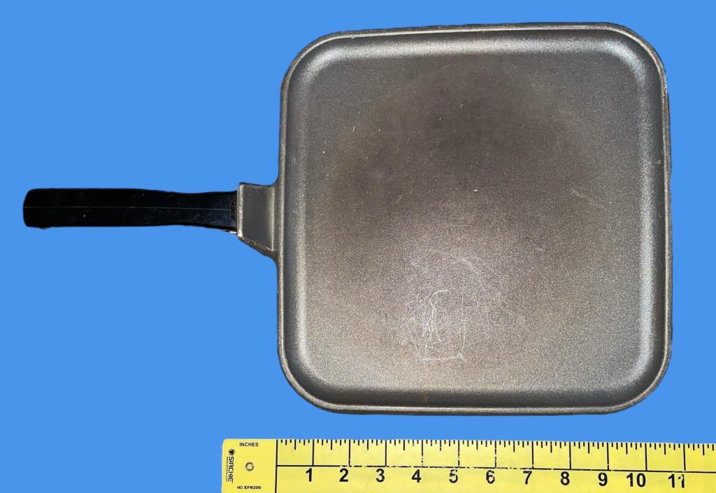 (2) Griddle Pans: Club and Mirro