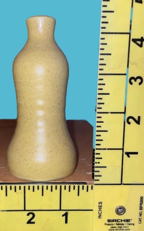 Assorted Pottery: Pigeon Forge Pottery Bid Vase,