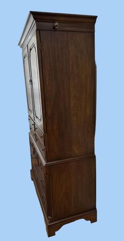 Armoire "Covington Park Collection" by Drexel H