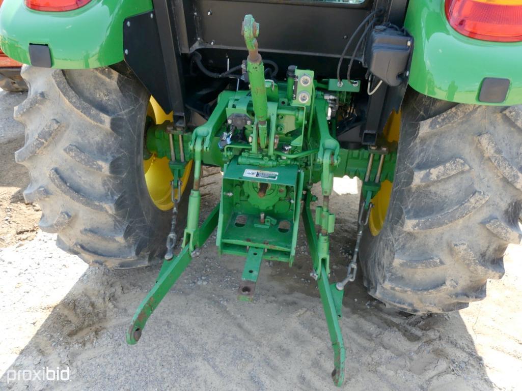 JOHN DEERE 5075E