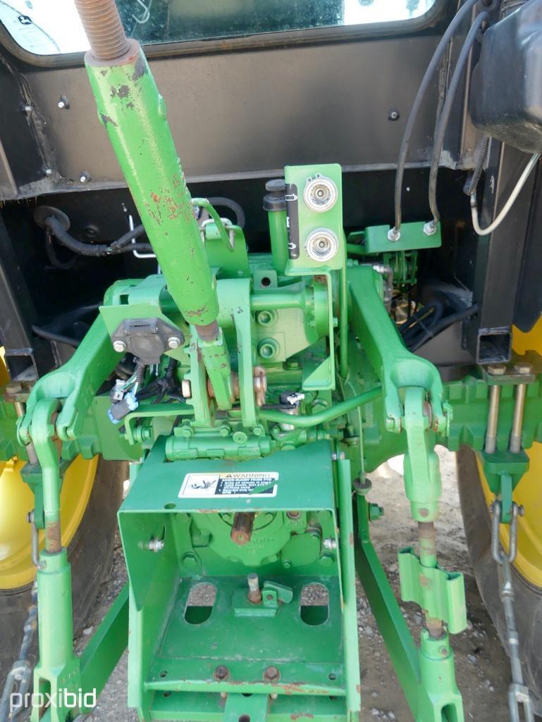 JOHN DEERE 5075E