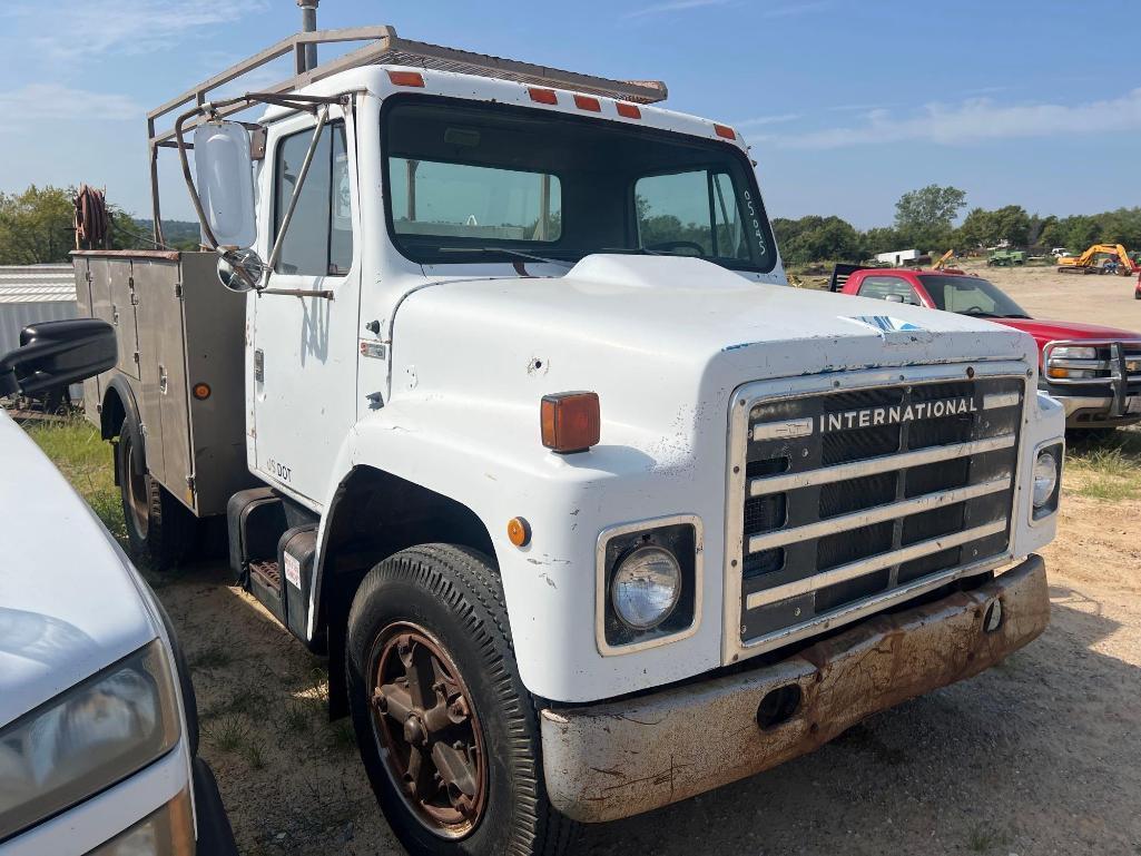 83 IHC 1654 W / SERV BED / TITLE / #6178