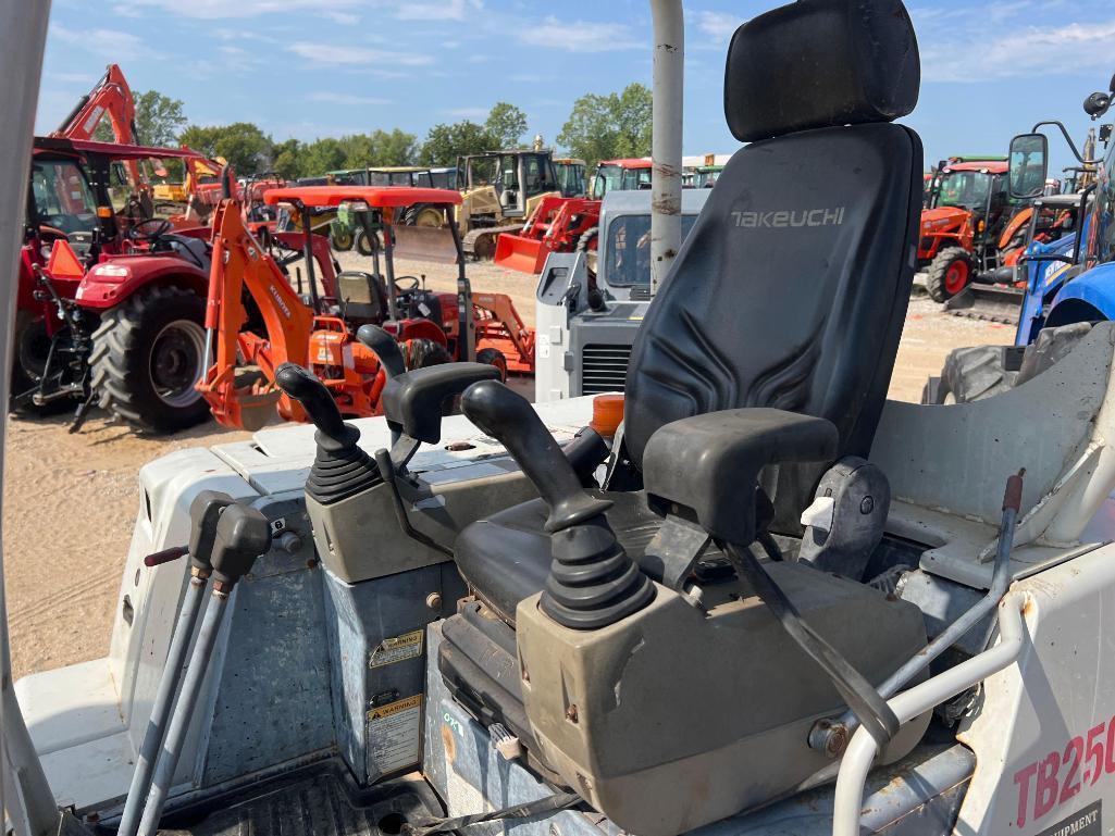 TAKEUCHI TB250 MINI EXCAVATOR