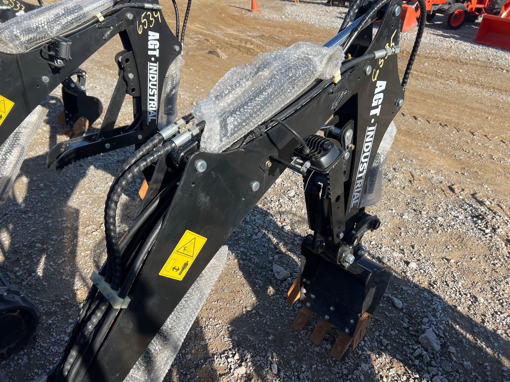 AGT QS12R MINI EXCAVATOR