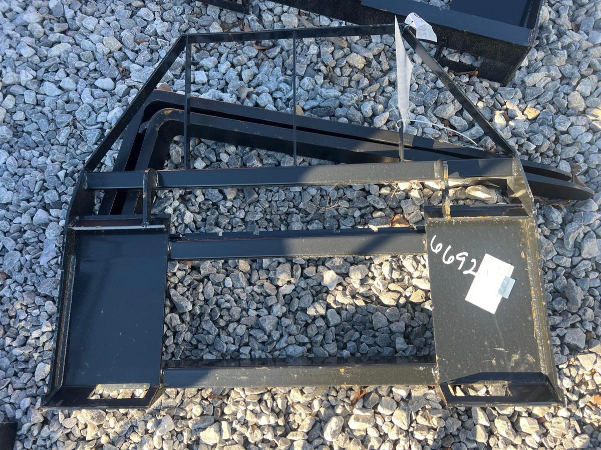 SET OF PALLET FORK AND FRAME
