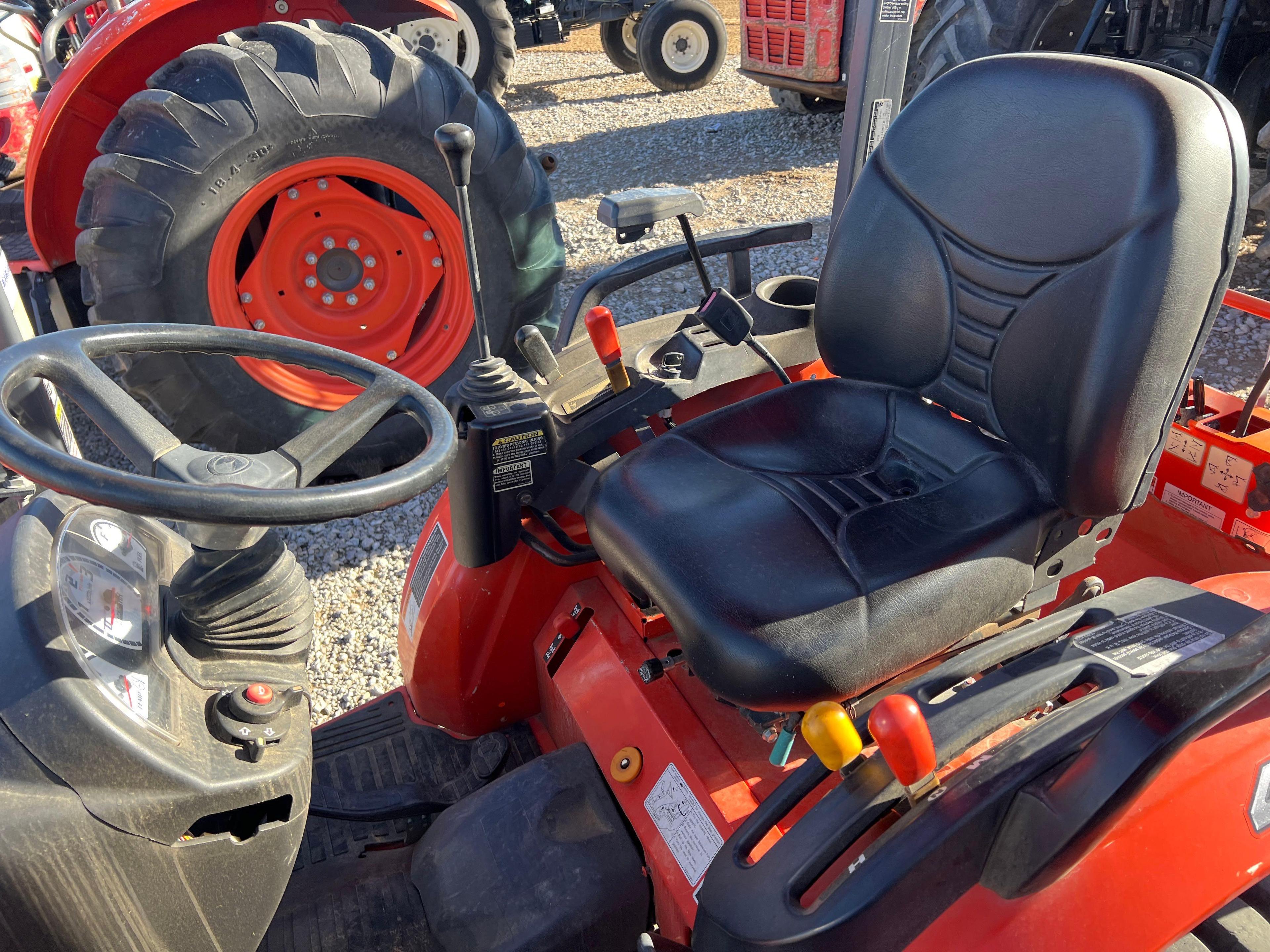 KUBOTA B26 TLB