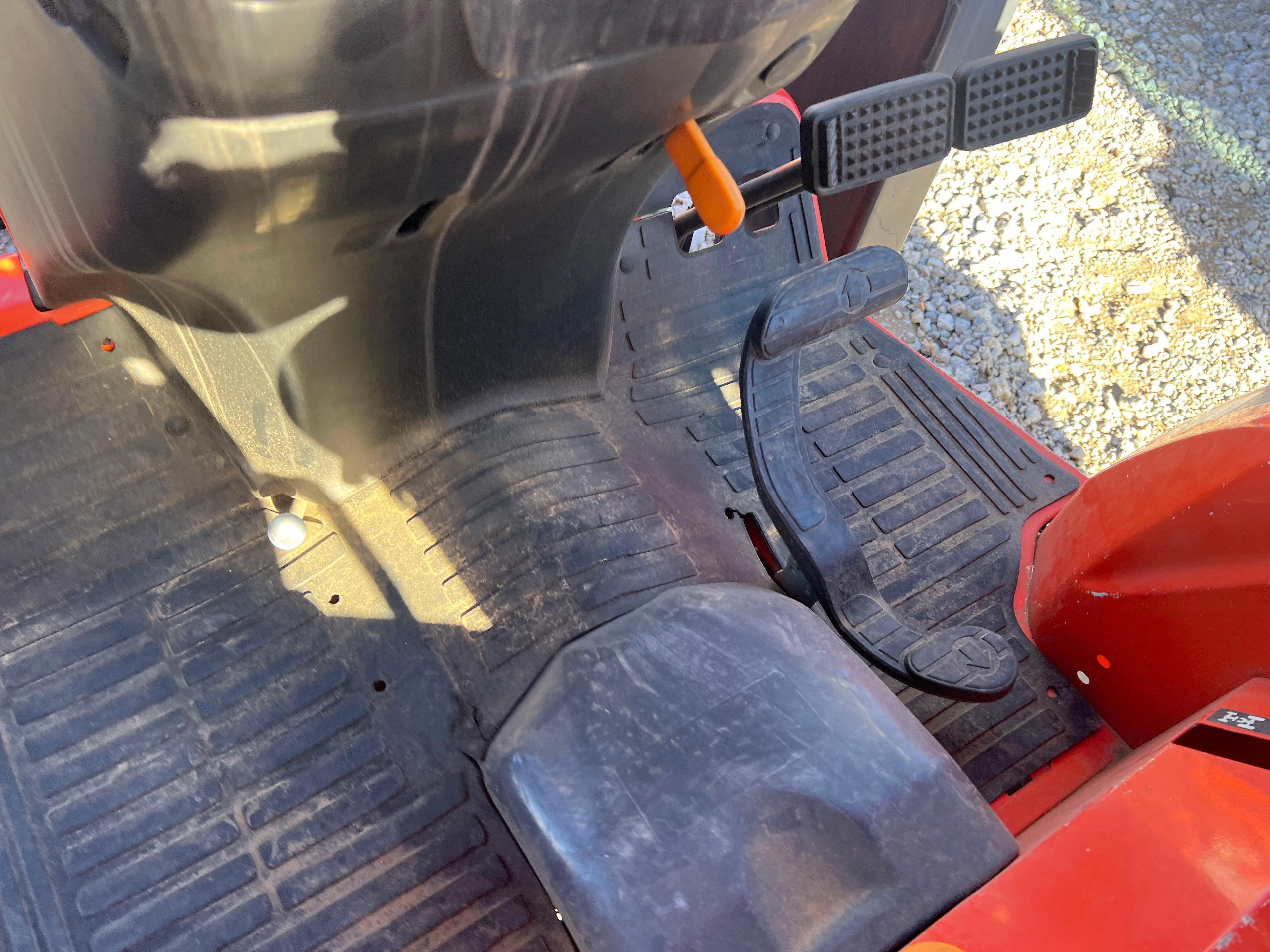KUBOTA B26 TLB