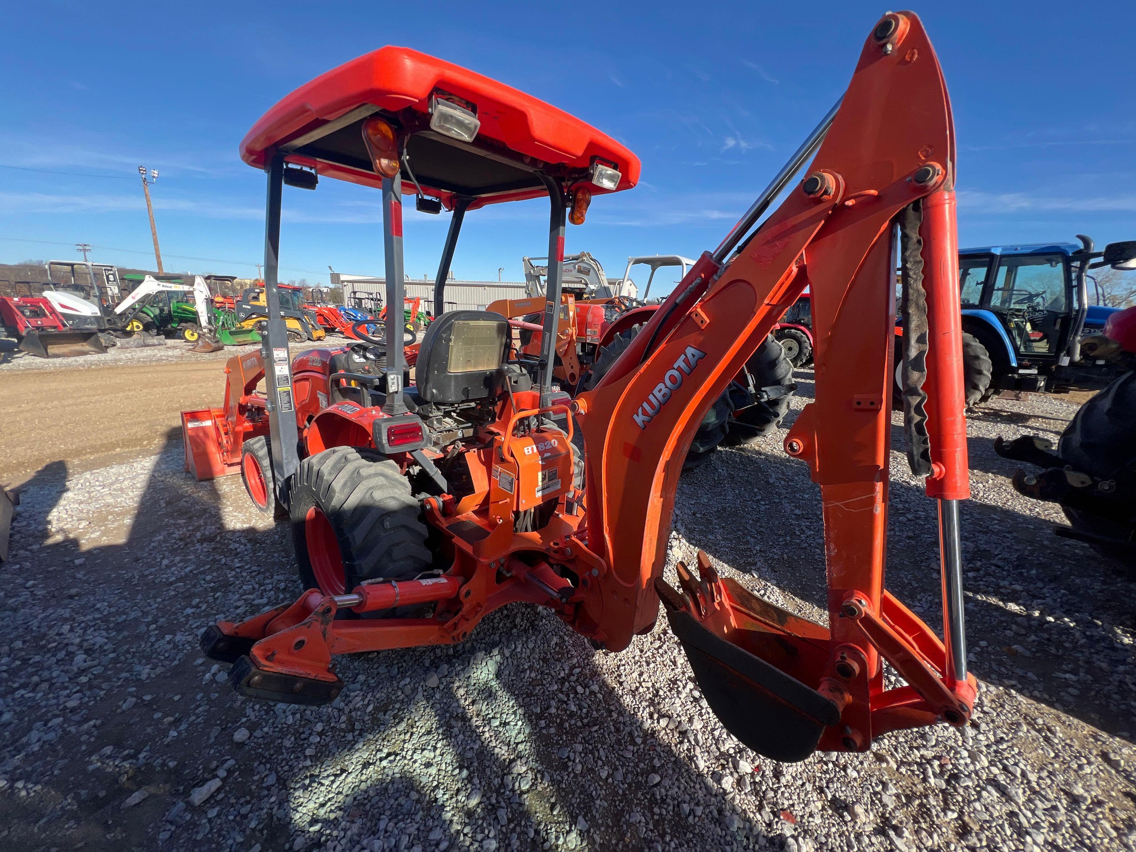 KUBOTA B26 TLB