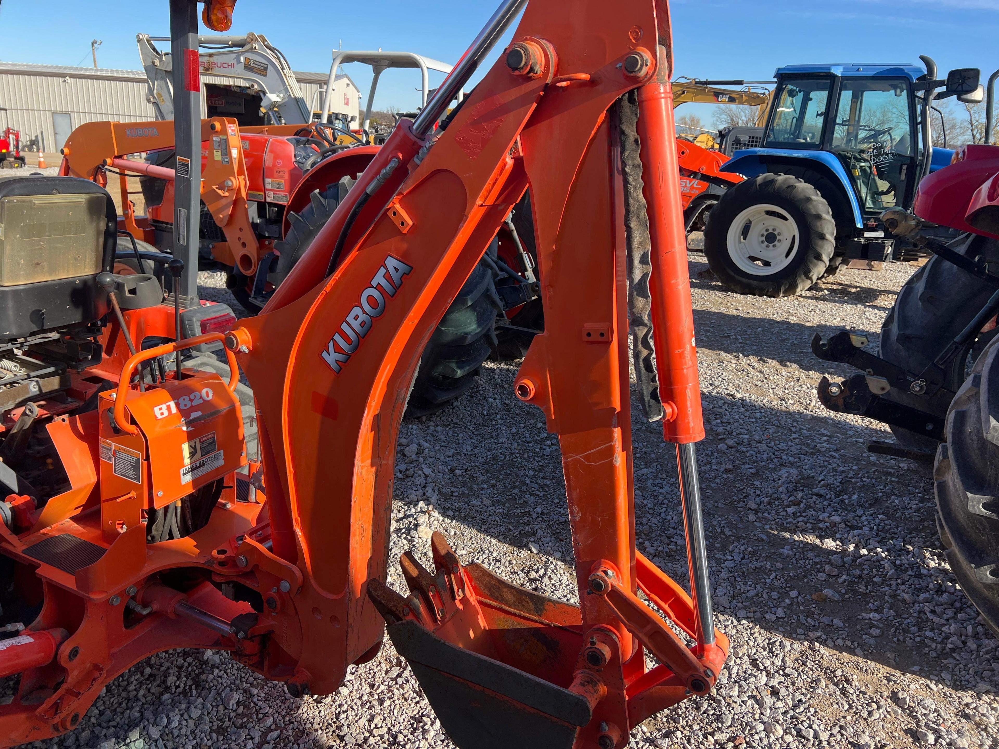 KUBOTA B26 TLB