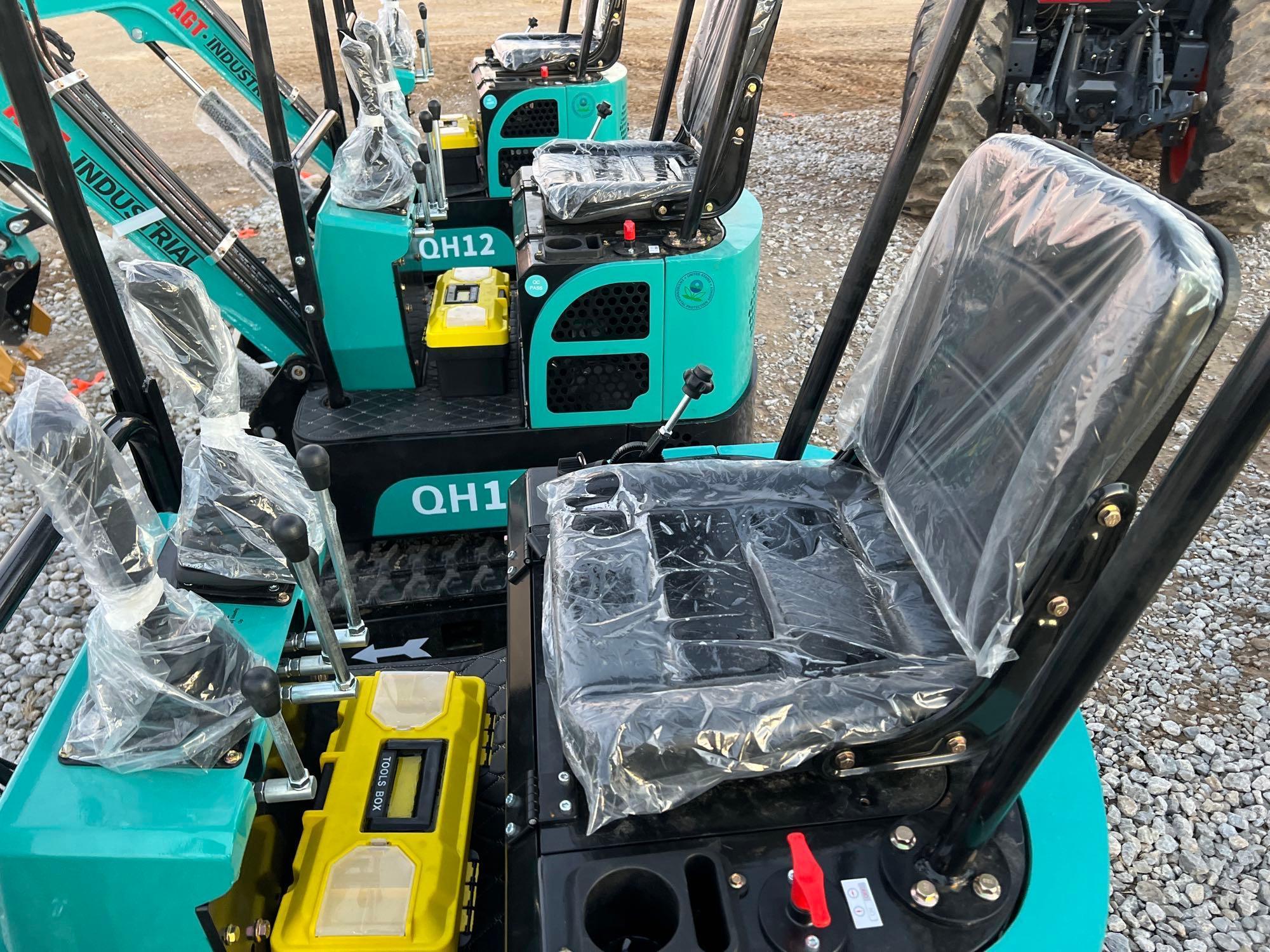AGT QH12 MINI EXCAVATOR