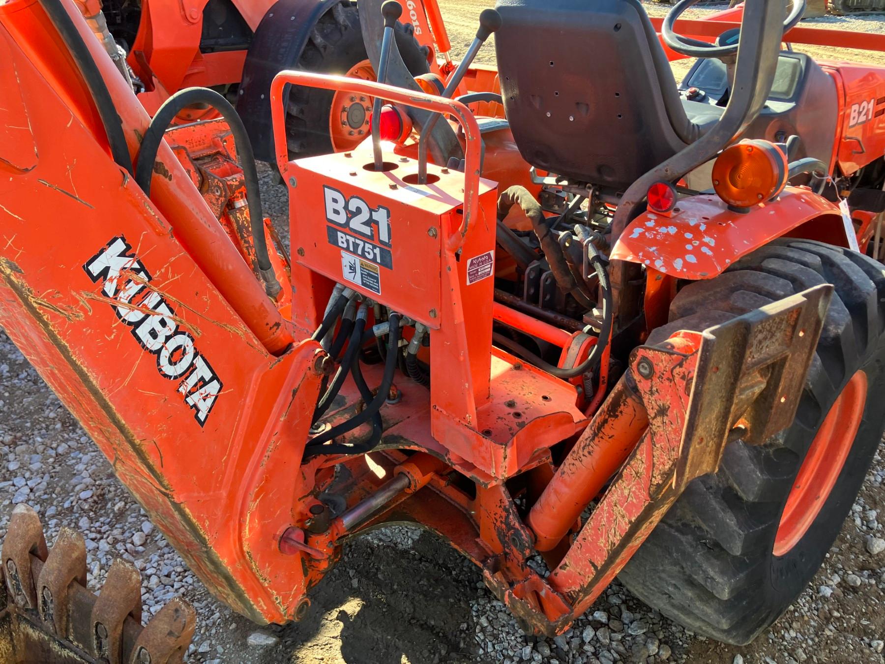 KUBOTA B21 TLB