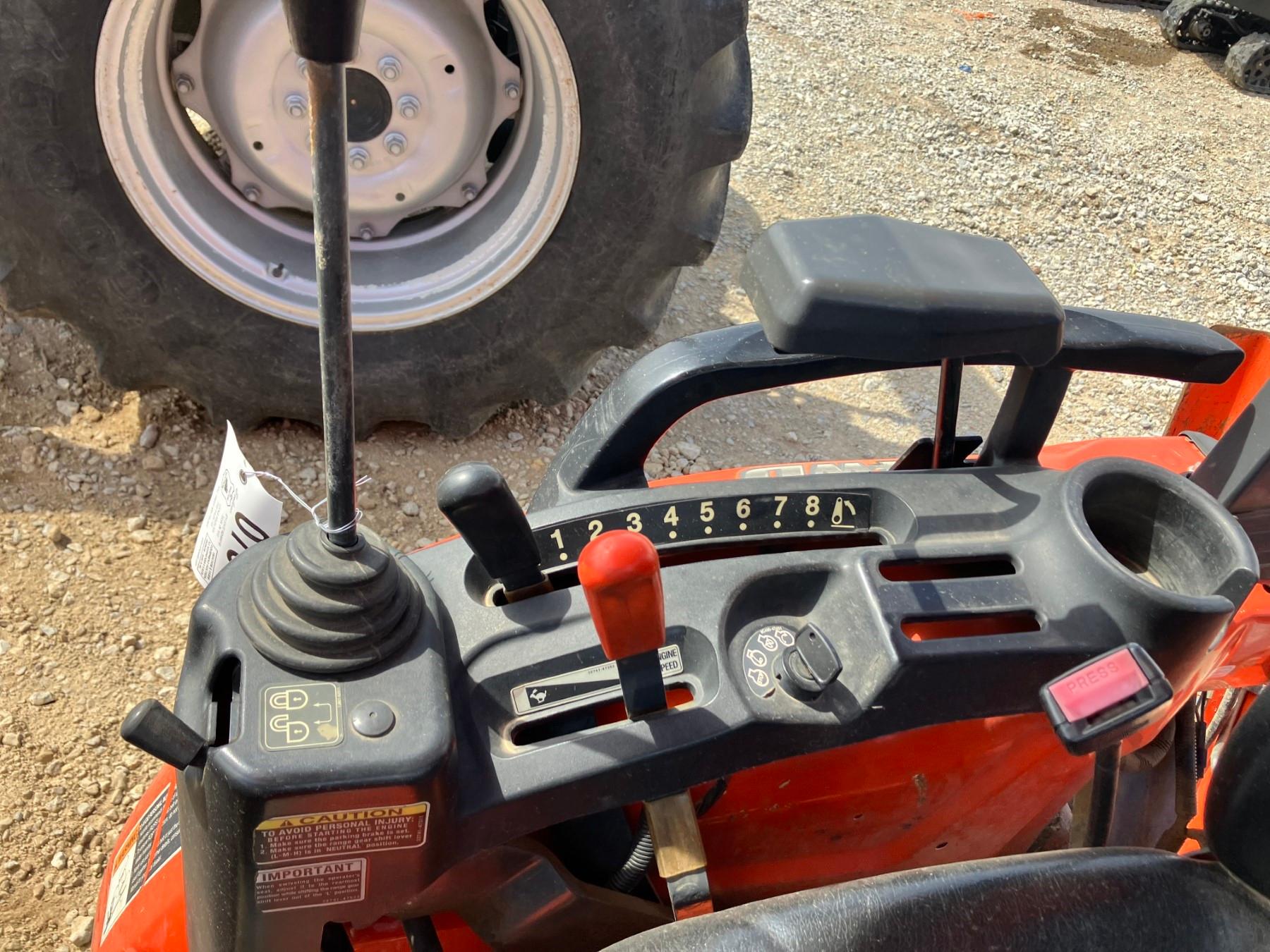 KUBOTA B26 TLB