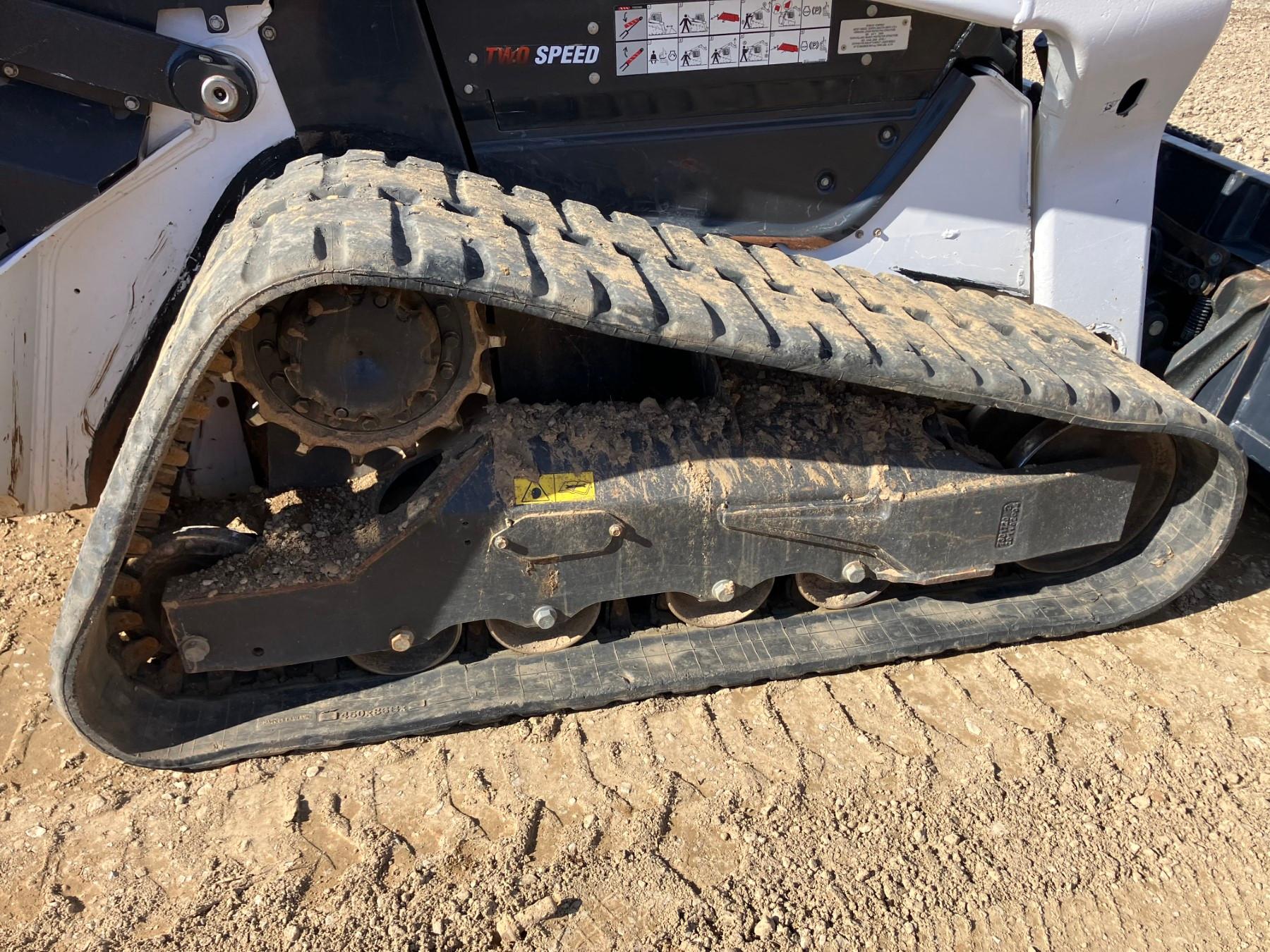 BOBCAT T76 SKID STEER