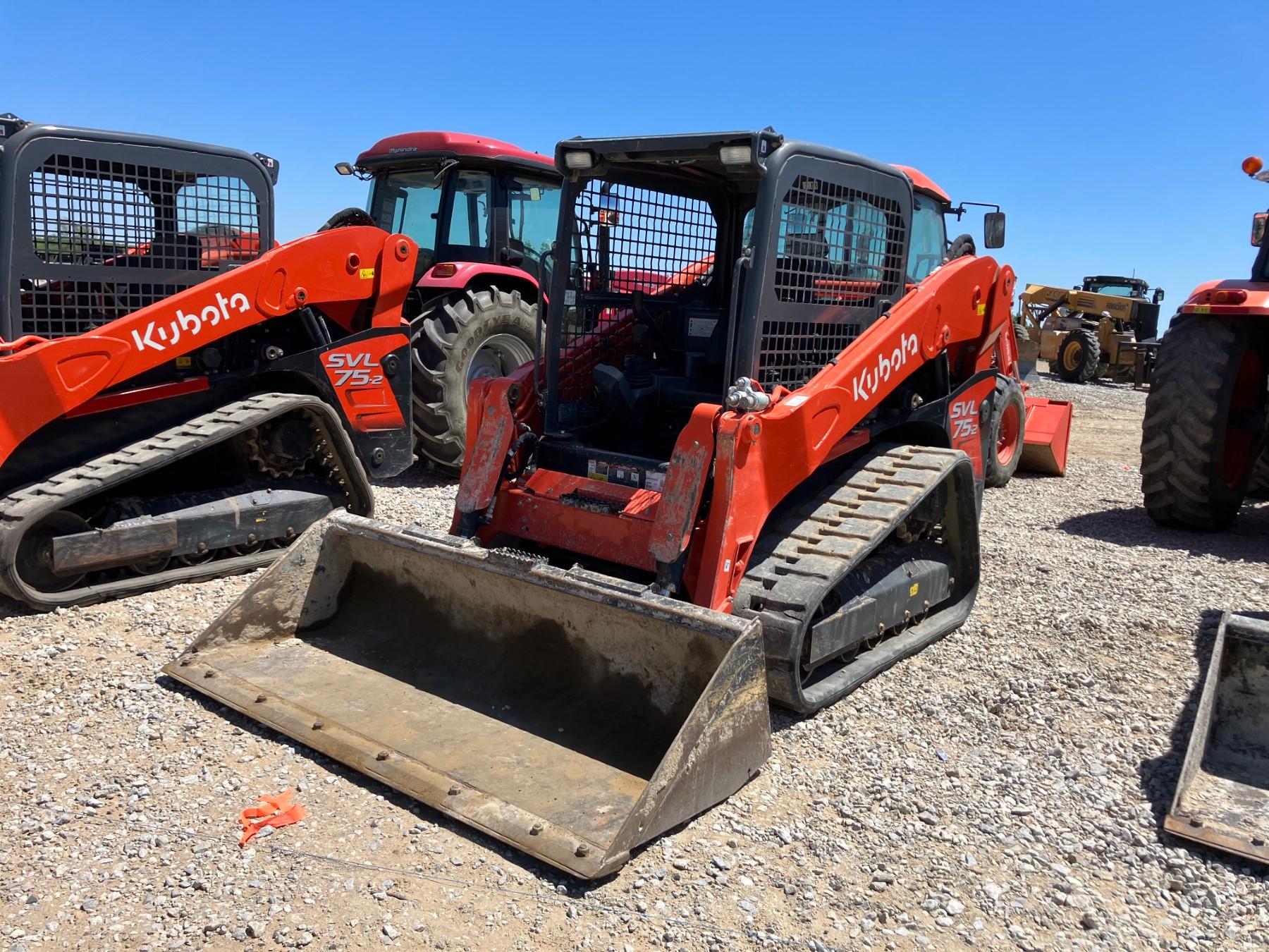 KUBOTA SVL75-2 SKID STEER