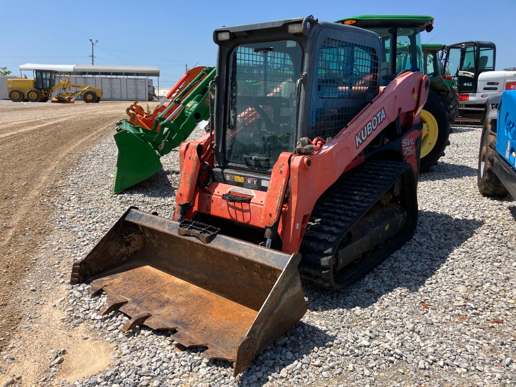 KUBOTA SVL75-2 SKID STEER