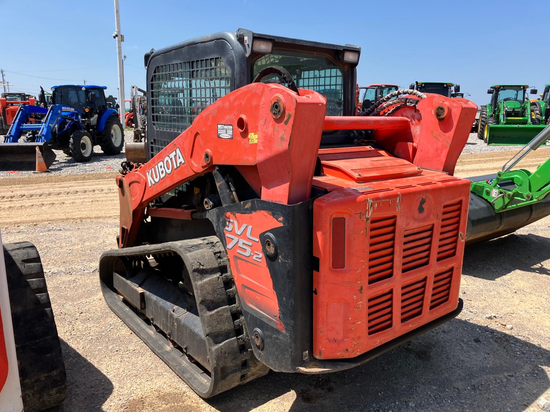 KUBOTA  SVL75-2 SKID STEER