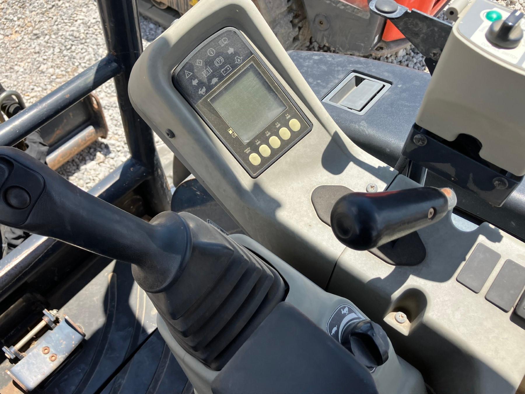 YANMAR VIO35-6A MINI EXCAVATOR