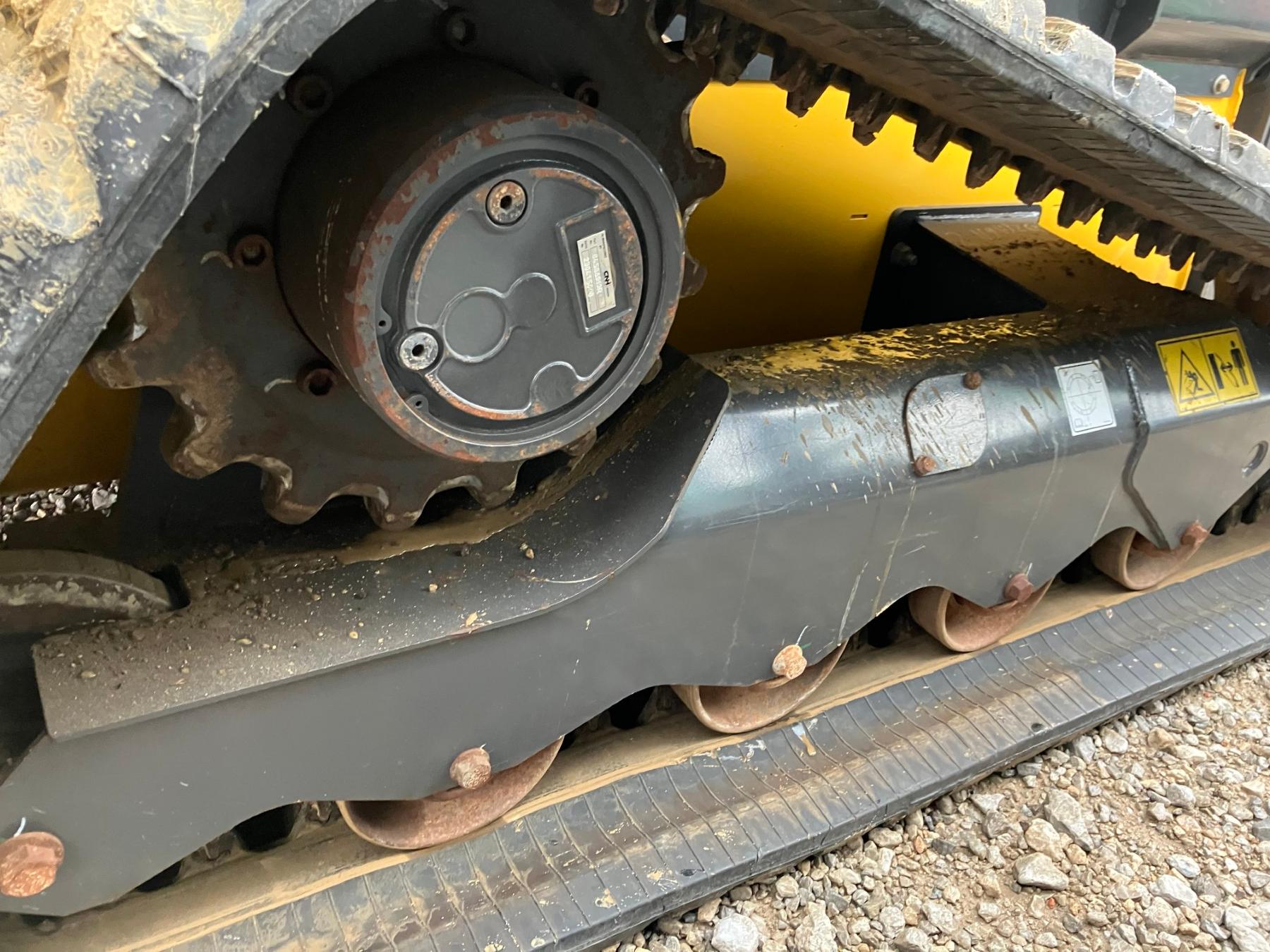 NEW HOLLAND C332 SKIDSTEER