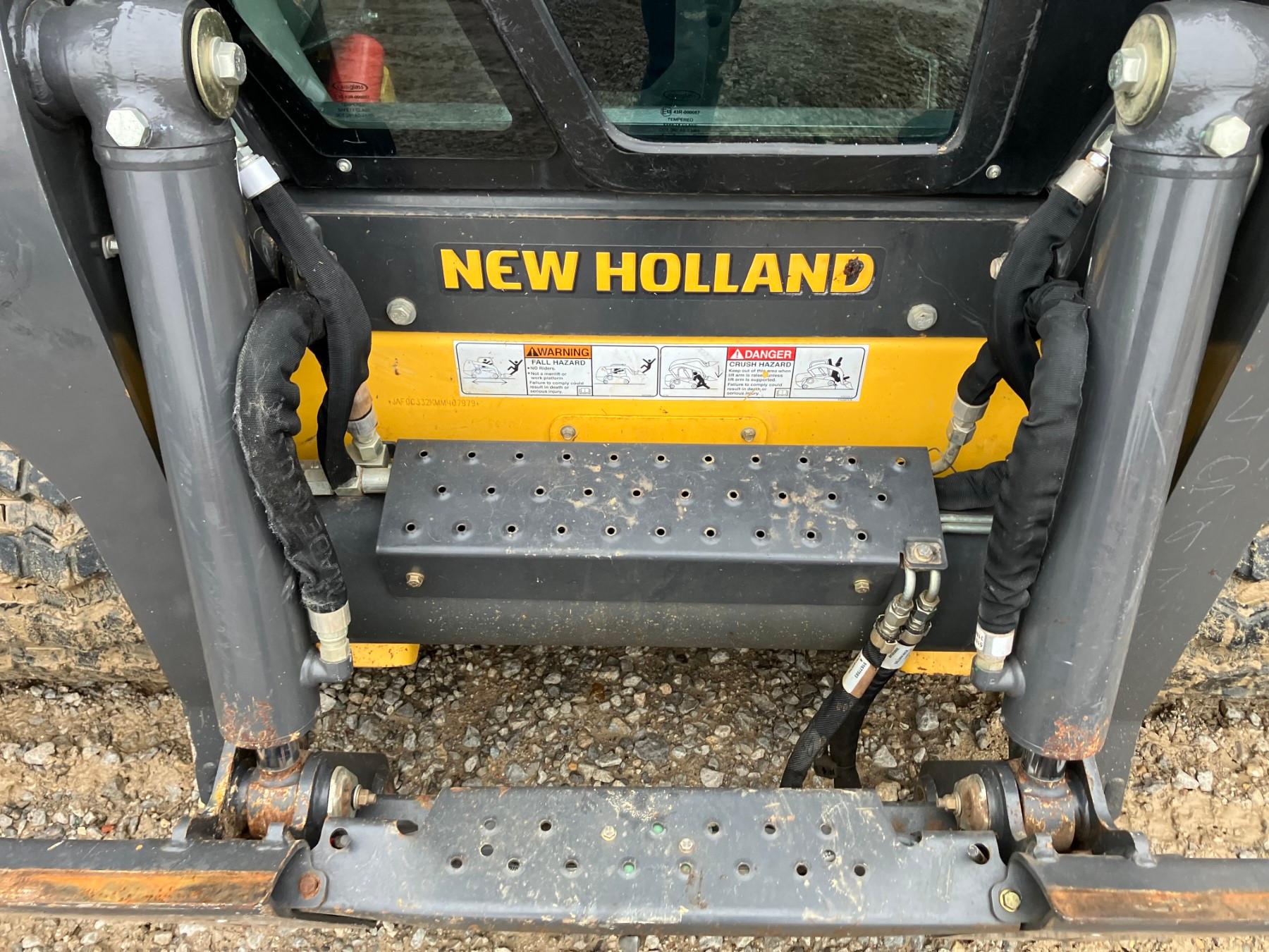 NEW HOLLAND C332 SKIDSTEER