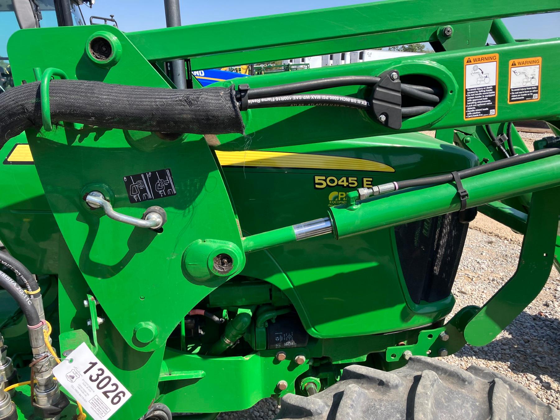 JOHN DEERE 5045E