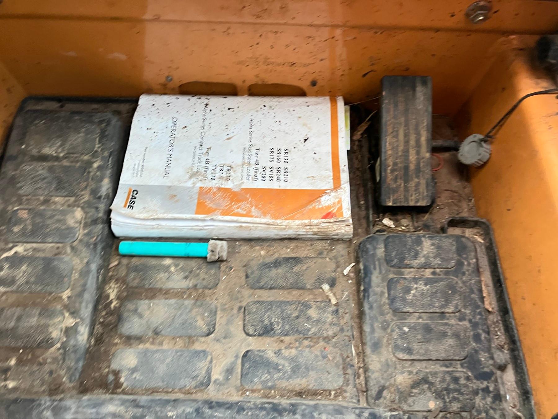CASE TR270 SKIDSTEER