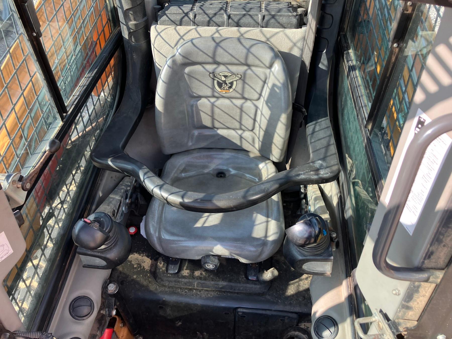 CASE TR270 SKIDSTEER
