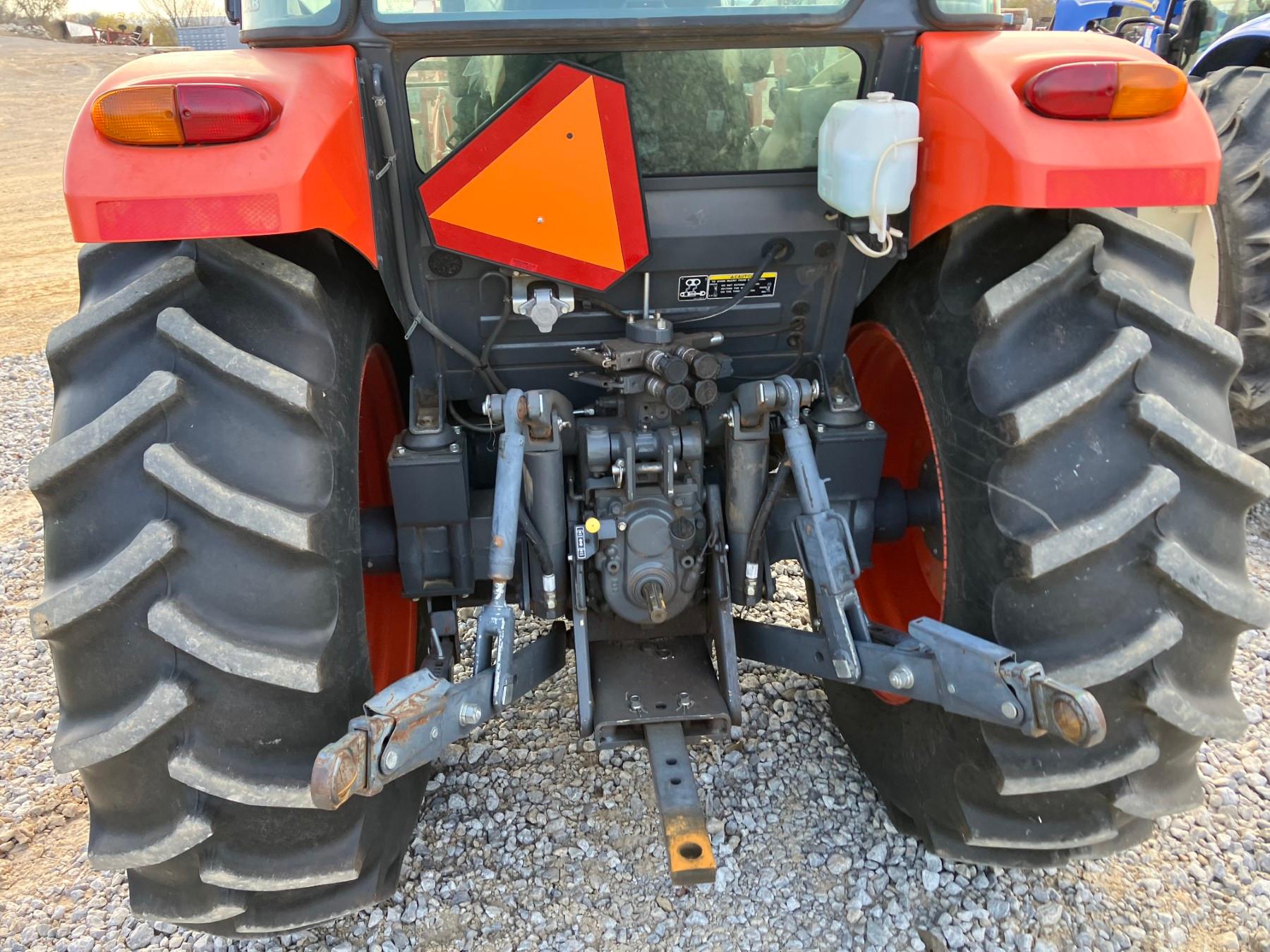 KUBOTA M7060