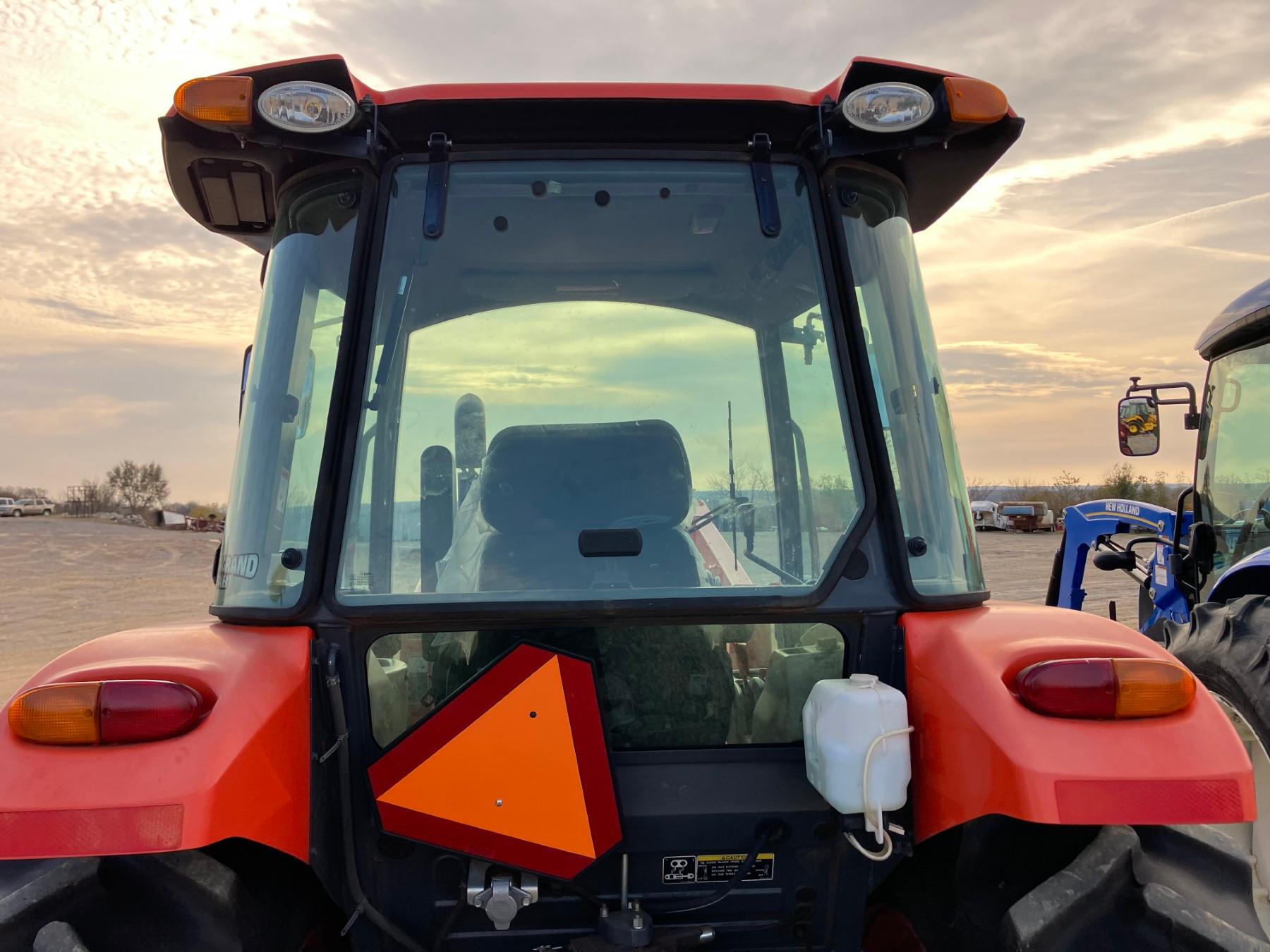 KUBOTA M7060