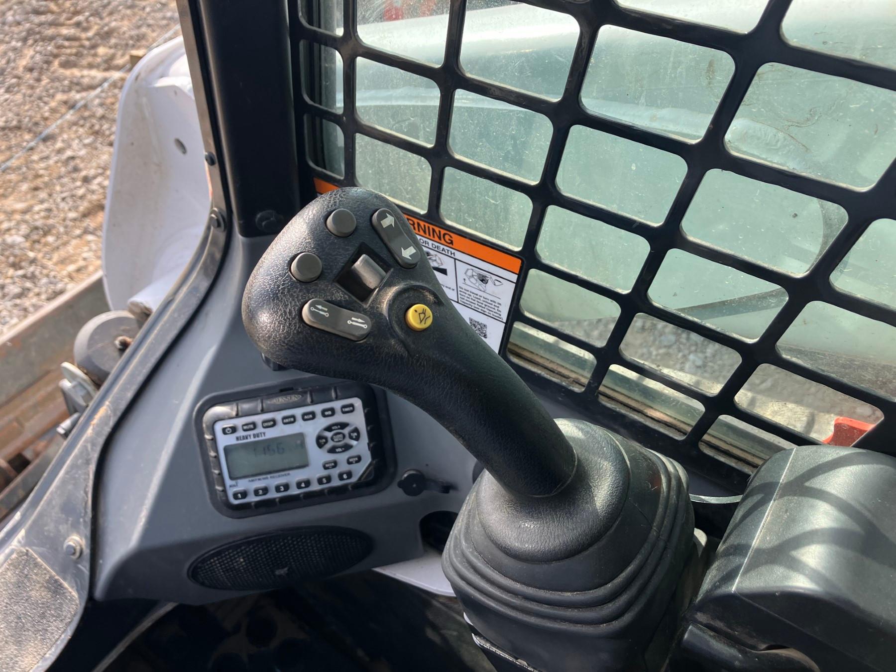 BOBCAT T770 SKIDSTEER