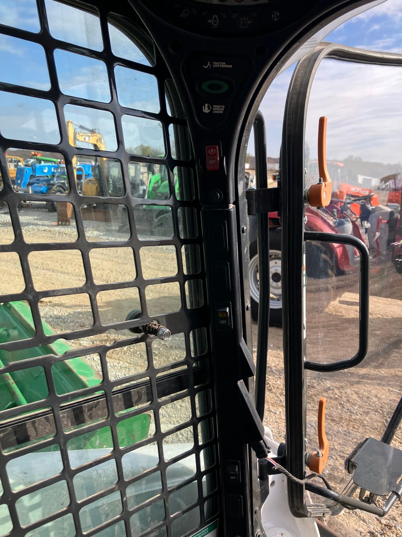BOBCAT T770 SKIDSTEER