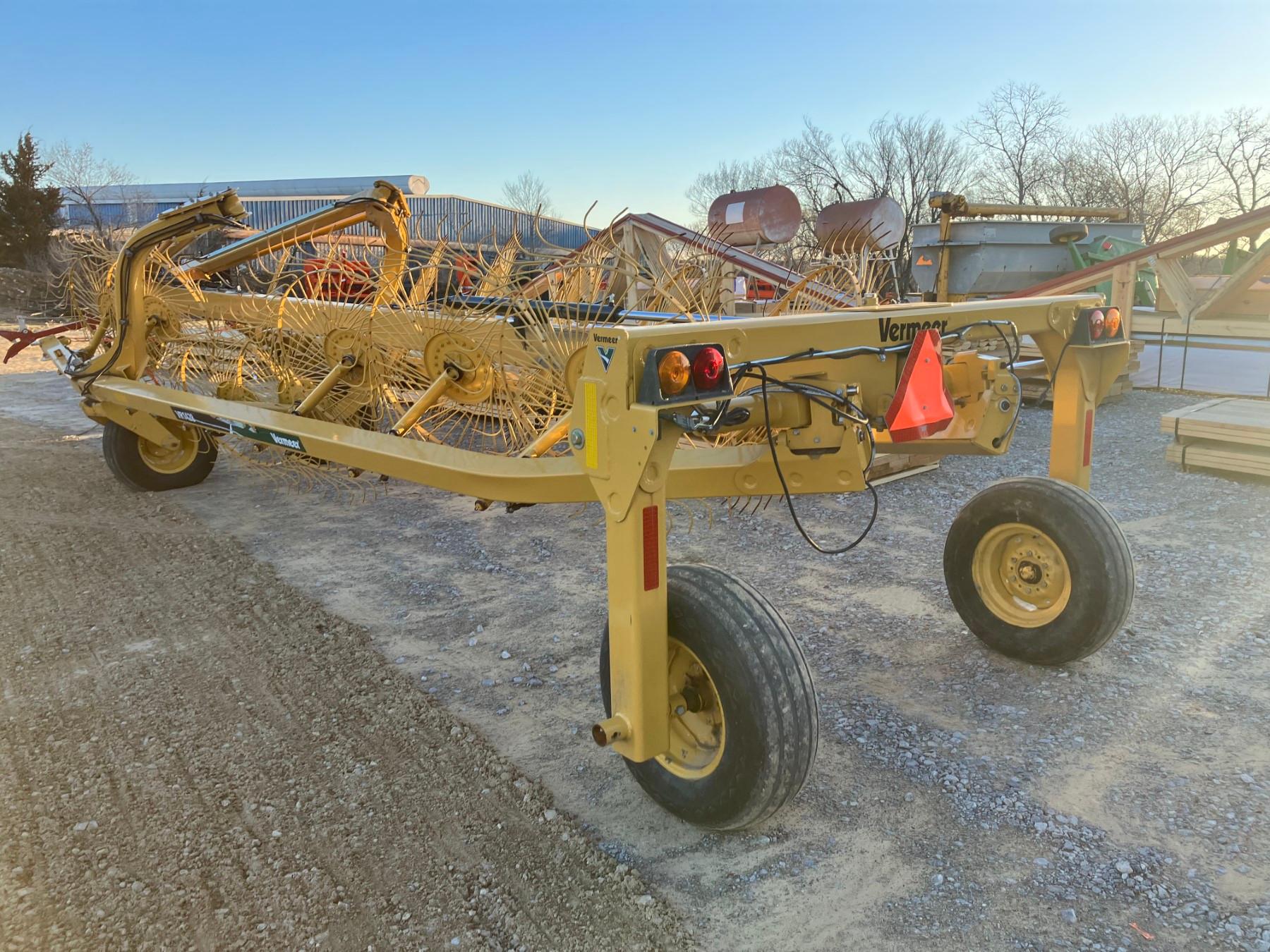 VERMEER VR1428 14 WHEEL HAY RAKE
