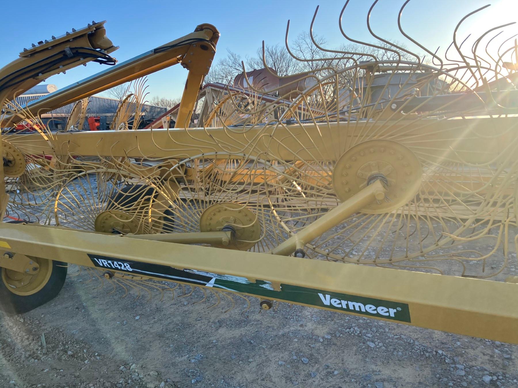 VERMEER VR1428 14 WHEEL HAY RAKE