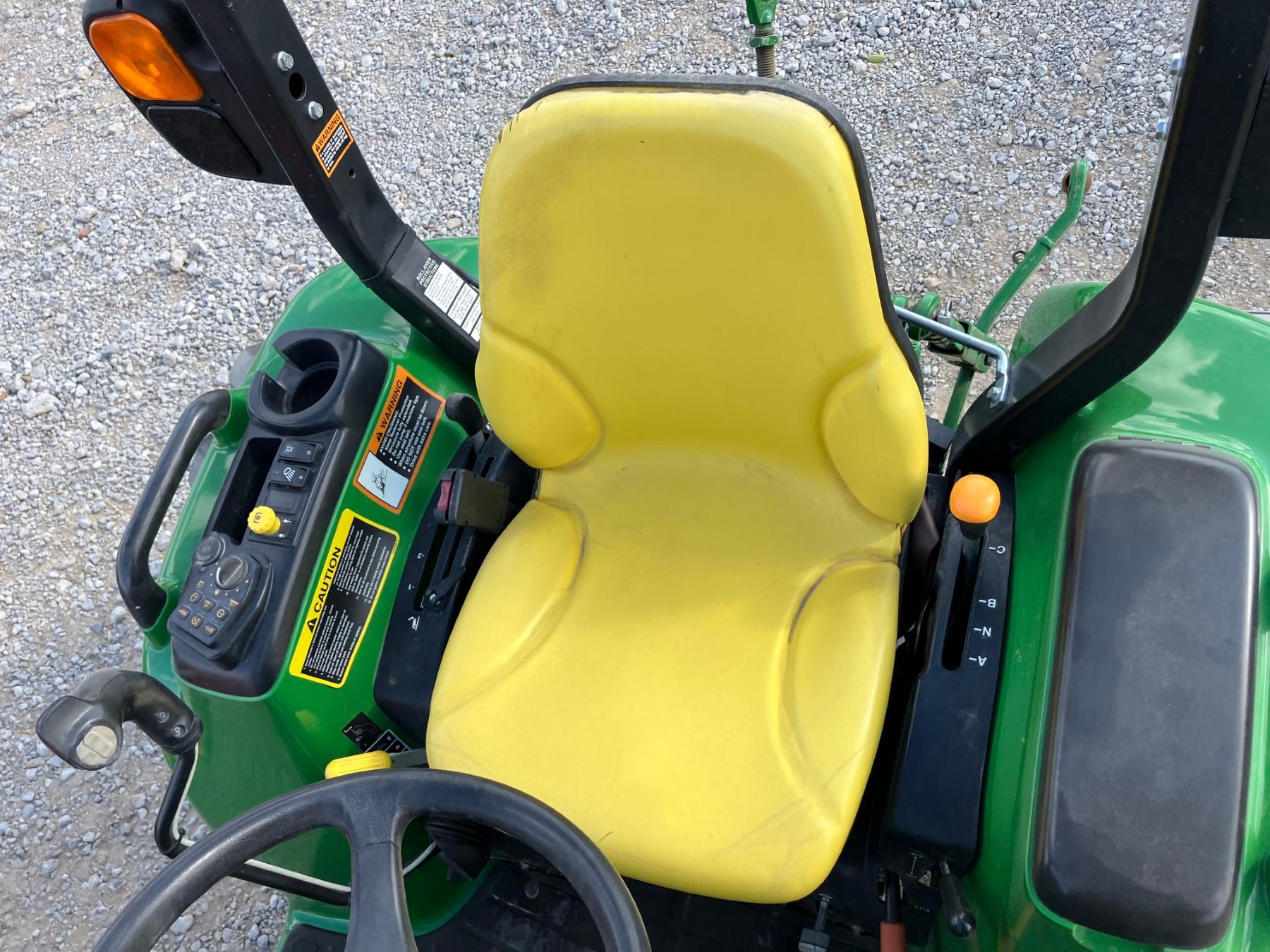 JOHN DEERE 3039R