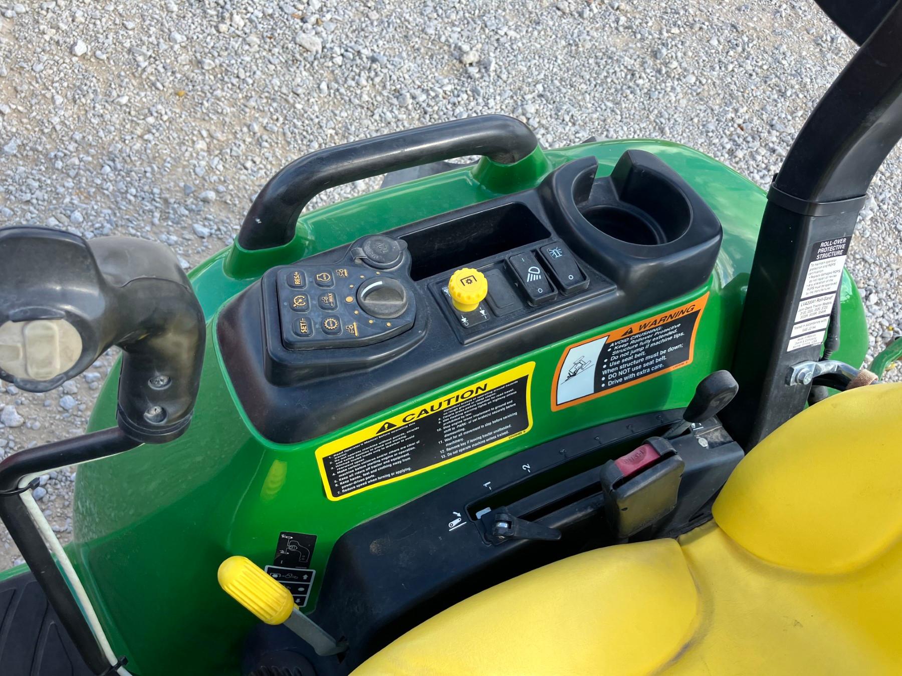 JOHN DEERE 3039R