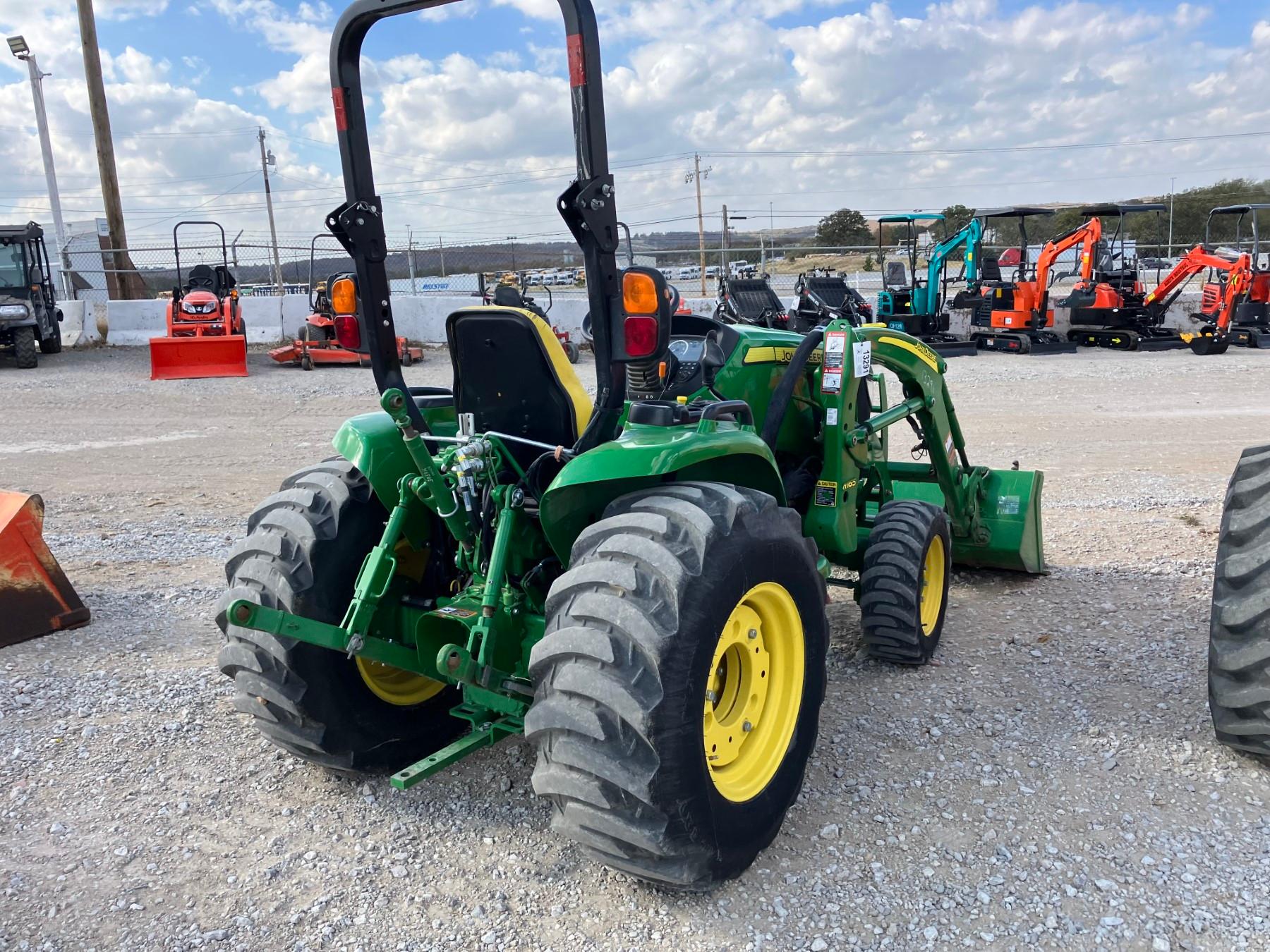 JOHN DEERE 3039R