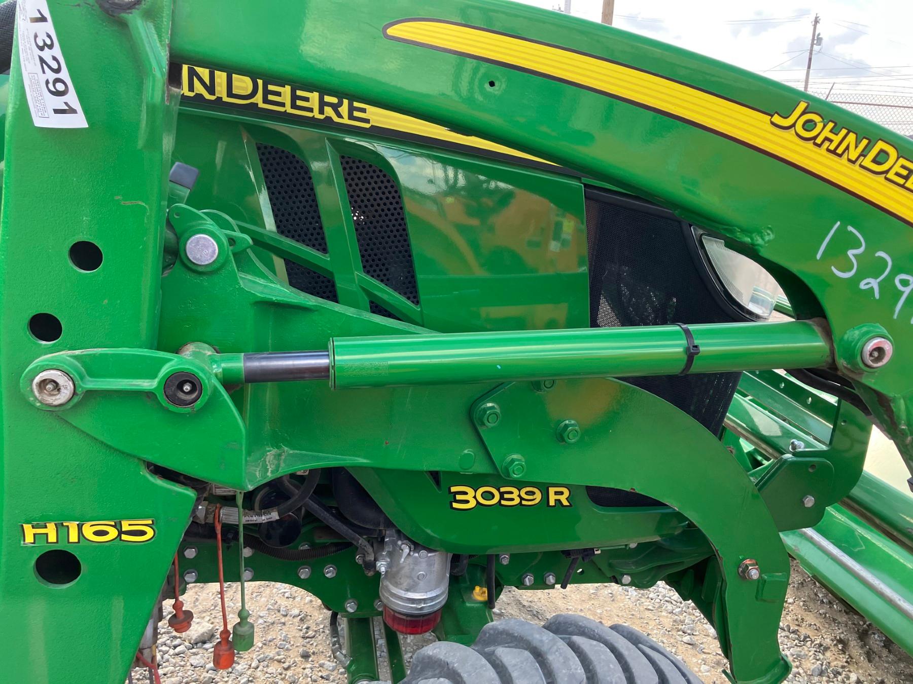 JOHN DEERE 3039R