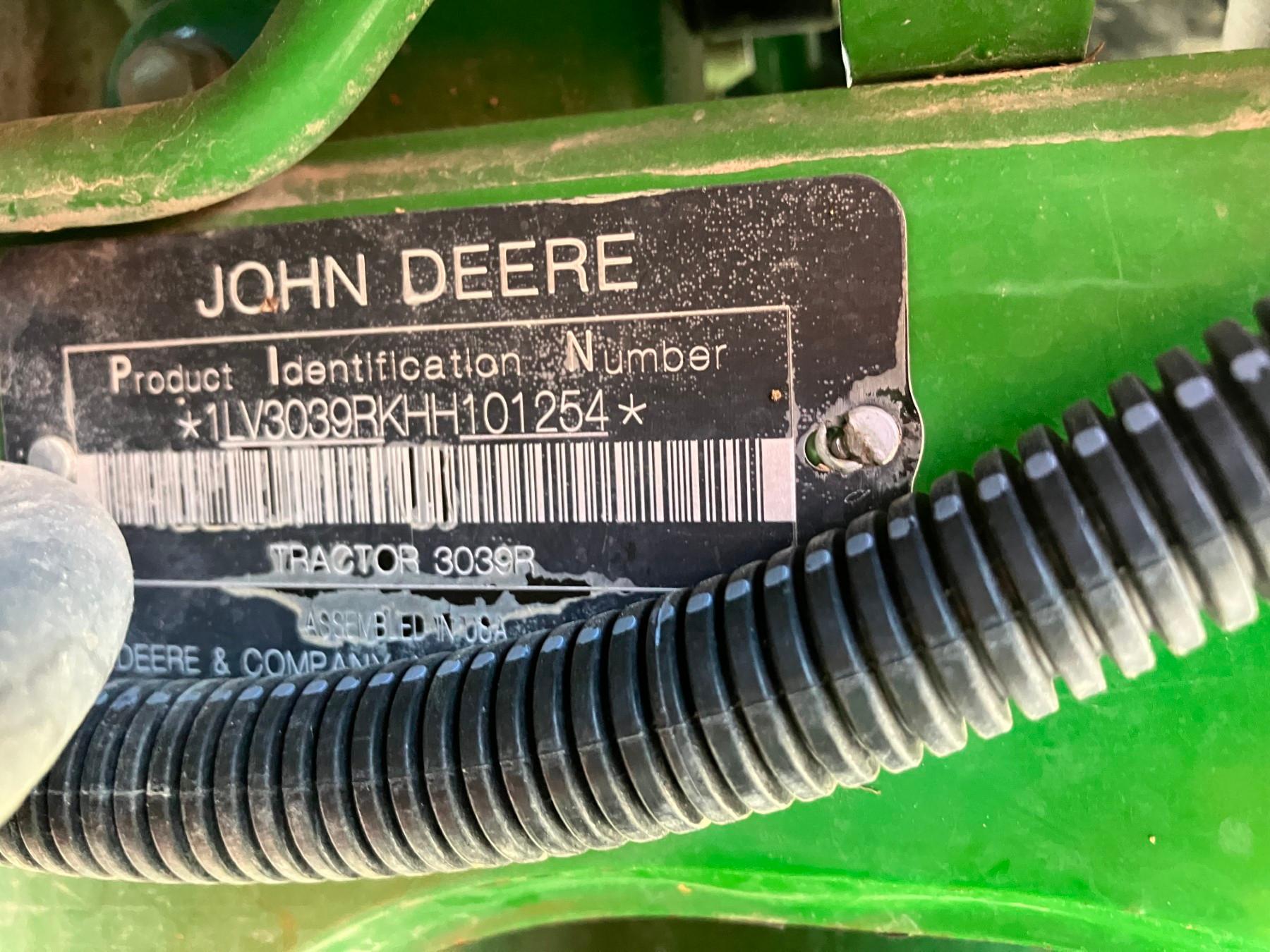 JOHN DEERE 3039R