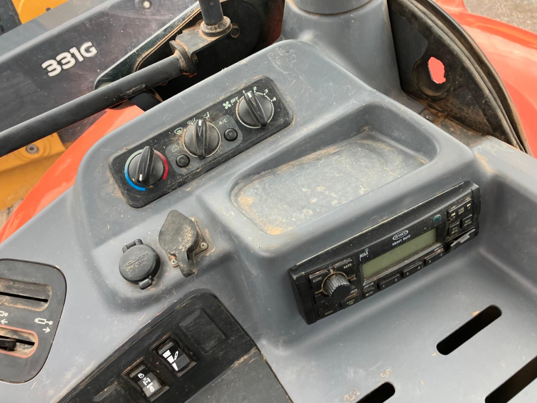 KUBOTA M135GX